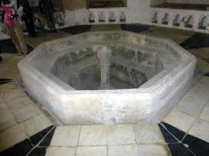 The baths had niches around this space for shoes and other clothing.  The fountain was in the center of the room.