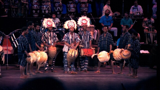 1986 Vancouver BC Royal Bank/Expo 86 World Festival World Drum Festival Côte D’Ivoire Los Papines. Photo Barry Burns