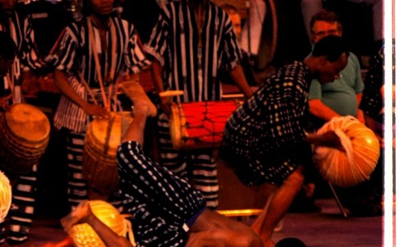 1986 Vancouver BC Royal Bank/Expo 86 World Festival World Drum Festival Côte D’Ivoire drummers Photo Barry Burns